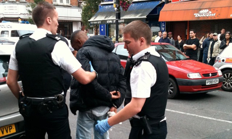 arresting police hackney robber tackle violence legal advice centre opens street witnesses finsbury park apprehended been who stop